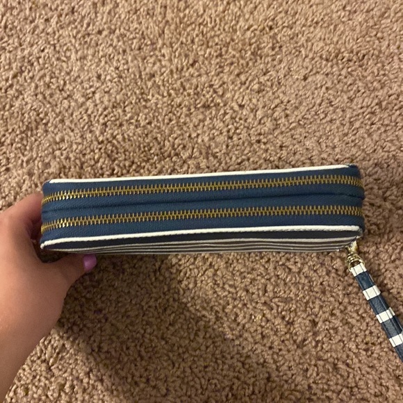 Target Wallet - Picture 2 of 3